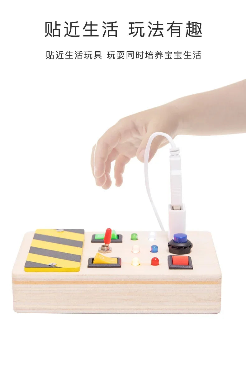 Houten Montessori Busy Board