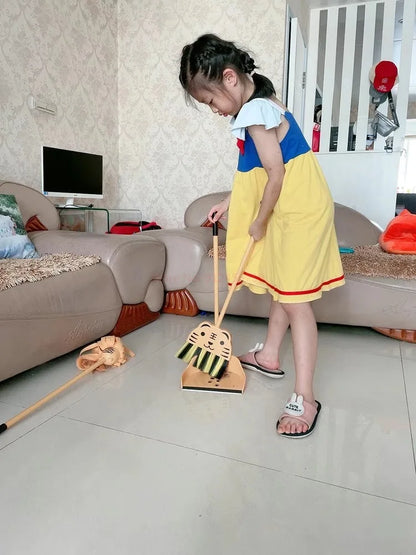 Mini speelgoed schoonmaakset met bezem, dweil en stoffer