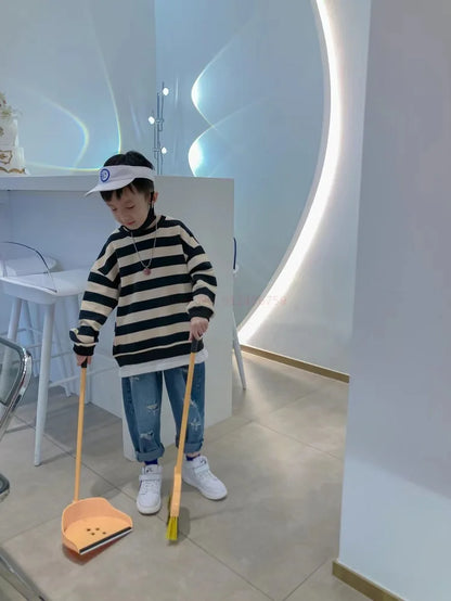 Mini speelgoed schoonmaakset met bezem, dweil en stoffer
