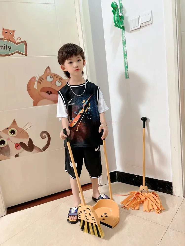 Mini speelgoed schoonmaakset met bezem, dweil en stoffer