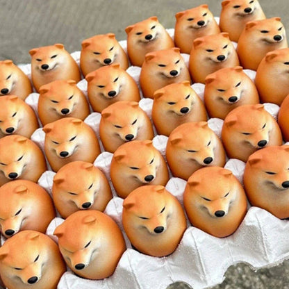 Shiba Inu beeldje in ei-vorm voor op je bureau