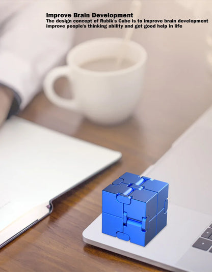 Infinity Cube Fidget Toy van Metaal – Voor Focus en Minder Stress
